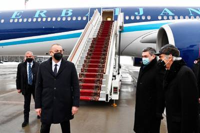 Алиев и Пашинян обошлись без рукопожатия при встрече в Москве