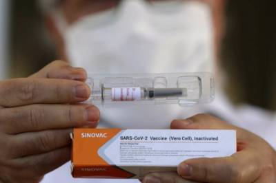Индонезия разрешила использовать китайскую вакцину Sinovac