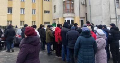 Протесты против повышения тарифов на коммуналку в Украине: в Жмеринке и Хусте митингующие перекрыли трассу