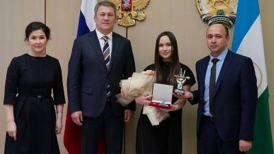 Победительница «Голоса» Яна Габбасова стала Заслуженной артисткой Башкирии