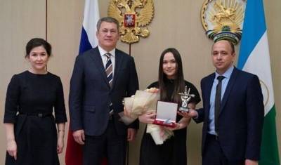 Победительница шоу «Голос» Яна Габбасова стала заслуженной артисткой Башкирии
