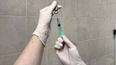 Вакцину от COVID-19 поставили военнослужащим и медикам ВВО в Бурятии