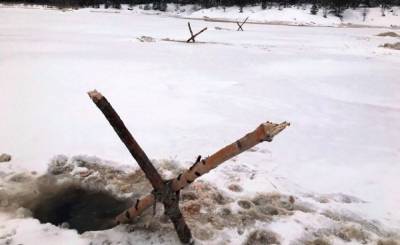 Двух рыбаков из Мурманска нашли мертвыми в палатках