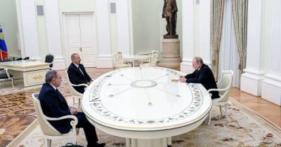 Пашинян и Алиев встретились в Москве, но отказались пожать друг другу руки