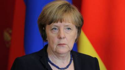 Ангела Меркель назвала спорным решение соцсетей заморозить аккаунты Трампа