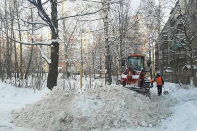 Главы районов областного центра проверили уборку снега