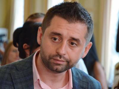 Арахамия заявил, что "Слуга народа" представит план антикризисных мер из-за повышения тарифов в Украине