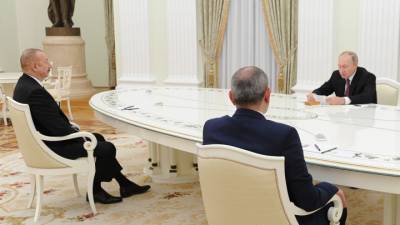 Путин, Алиев и Пашинян говорили почти 4 часа