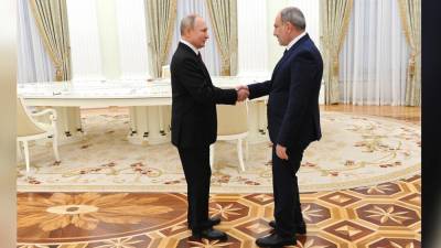Путин оценил трехсторонние переговоры по Карабаху