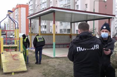Украинцы вздрогнули: на детской площадке прогремел взрыв, пострадал ребенок. Подробности ЧП
