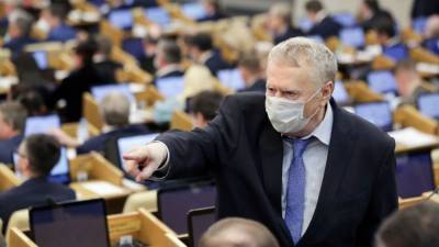 Жириновский объявил войну водителям с "ватрушками"