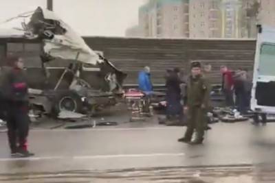 СМИ: ДТП с грузовиком и военной колонной предшествовала поломка автобуса