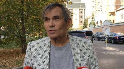 73-летний Бари Алибасов не уверен, что молодая любовница беременна от него