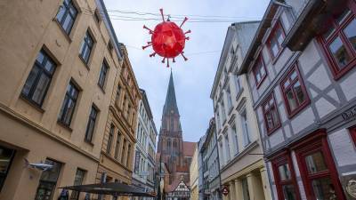 Новые штаммы коронавируса загоняют Европу в большую изоляцию
