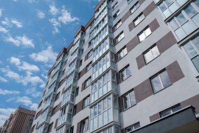 В Волгограде 15-летний школьник сорвался с крыши многоэтажки