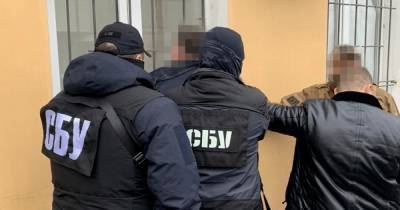 В Запорожье сотрудники СБУ задержали военного прокурора за получение взятки в $5 тысяч