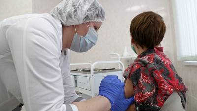 Запись на прививки в Петербурге остановили из-за нехватки вакцины