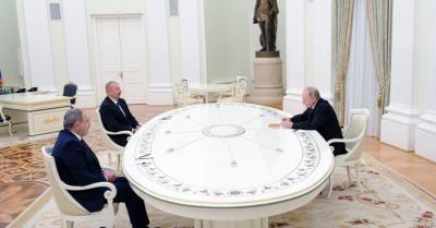 Первая встреча лидеров Азербайджана и Армении после войны в Карабахе: без рукопожатий, но договорились о шагах к миру