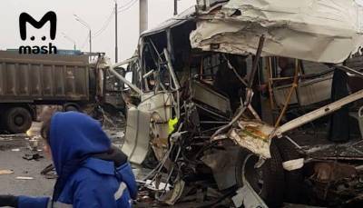 Под Москвой грузовик протаранил колонну военных автобусов: 4 погибших и полсотни раненых
