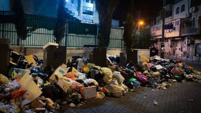 Мэрия Иерусалима прекратила вывоз мусора из Меа-Шеарим