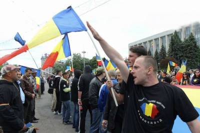 Представительства румынских партий оккупировали центр Кишинёва