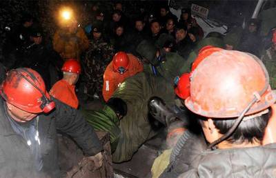 22 человека оказались заблокированы после взрыва в шахте в Китае