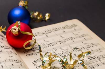 Самые популярные новогодние и рождественские песни в России и за рубежом
