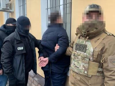 СБУ: военный прокурор из Запорожья вымогал взятку у военного в $5 тыс.
