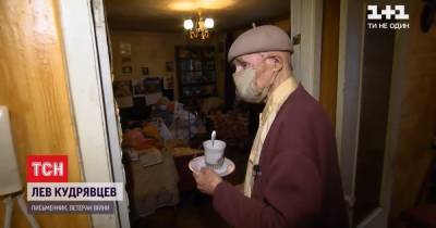Замкнутые и изолированные в своих квартирах: как пожилые люди в Украине переживают карантин в одиночестве