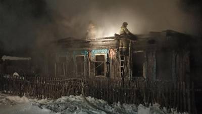 В Чувашии погибли три человека при пожаре в доме