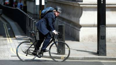 Минздрав Британии прокомментировал велопрогулку Джонсона в локдаун