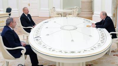 «Конкретные шаги по строительству экономических связей»: Путин, Алиев и Пашинян подписали заявление о развитии Карабаха