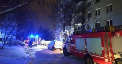 В России в результате пожара в девятиэтажном доме погибли восемь человек, в том числе ребенок (3 фото)