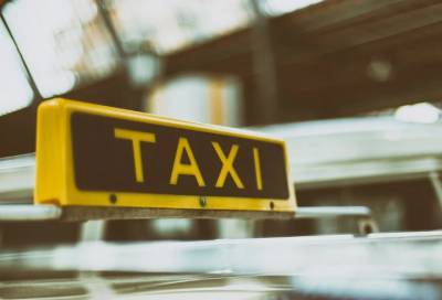 Девушка пожаловалась на таксиста-извращенца в Петербурге