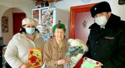 Прошла войну, 35 лет прослужила в полиции: чебоксарка отметила 104-летие