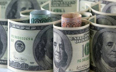 Эксперт назвал пять причин роста курса доллара