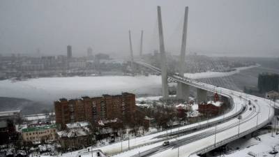 Большегрузам запретили въезд во Владивосток из-за непогоды