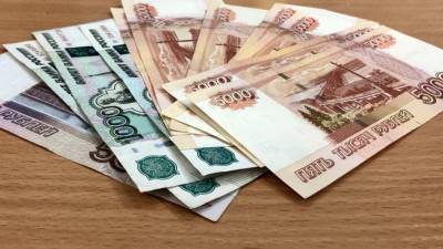 Треть россиян хранит деньги наличными