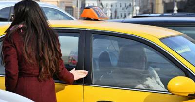 В Москве водитель такси ударила пассажира электрошокером