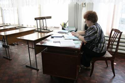В Хабаровске 33 учителя болеют COVID-19