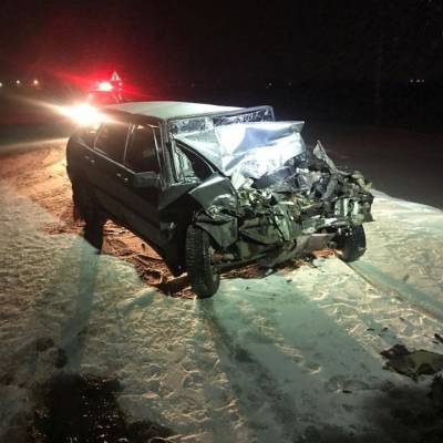 В Кузбассе грузовик смял легковое авто, водитель получил тяжёлые травмы