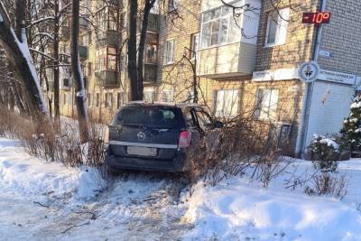 Трагикомедия: ДТП произошло возле «Костромского похоронного дома»
