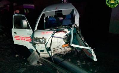 В Андижанской области Cobalt столкнулся c машиной скорой помощи, один человек погиб