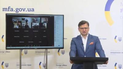 Глава МИД Украины выступил против использования "Спутника V"
