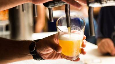 Мясников назвал опасность полного отказа от алкоголя