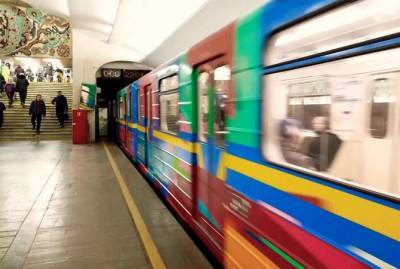 Киевское метро из-за коронавируса потеряло половину пассажиров