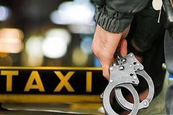 Таксист в новогоднюю ночь похитил барсетку клиента с большими деньгами