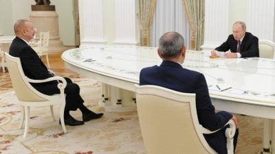 Перед встречей с Путиным Алиева и Пашиняна посетили российские медики