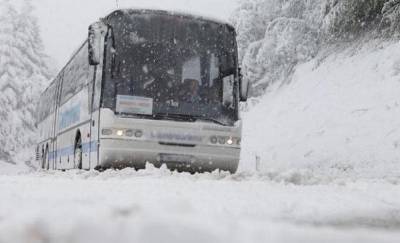 На тюменской трассе спасли замерзающих в автобусе вахтовиков
