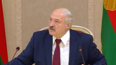 Лукашенко потребовал выполнения планов и прекращения "рыночной болтовни"